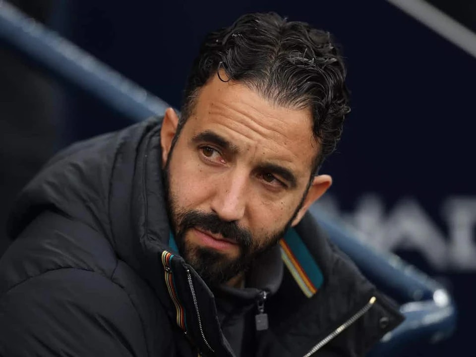 贡献了两次, 了红魔, 首次亮相的 贡献了两次, 了红魔, 首次亮相的